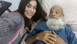 Komal Rizvi selfie with Edhi